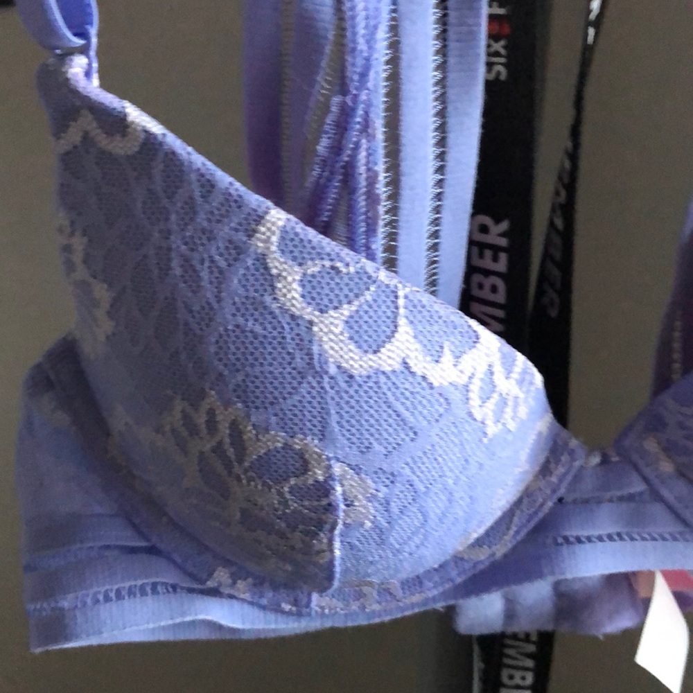 Pink bra - Picture 3 of 4